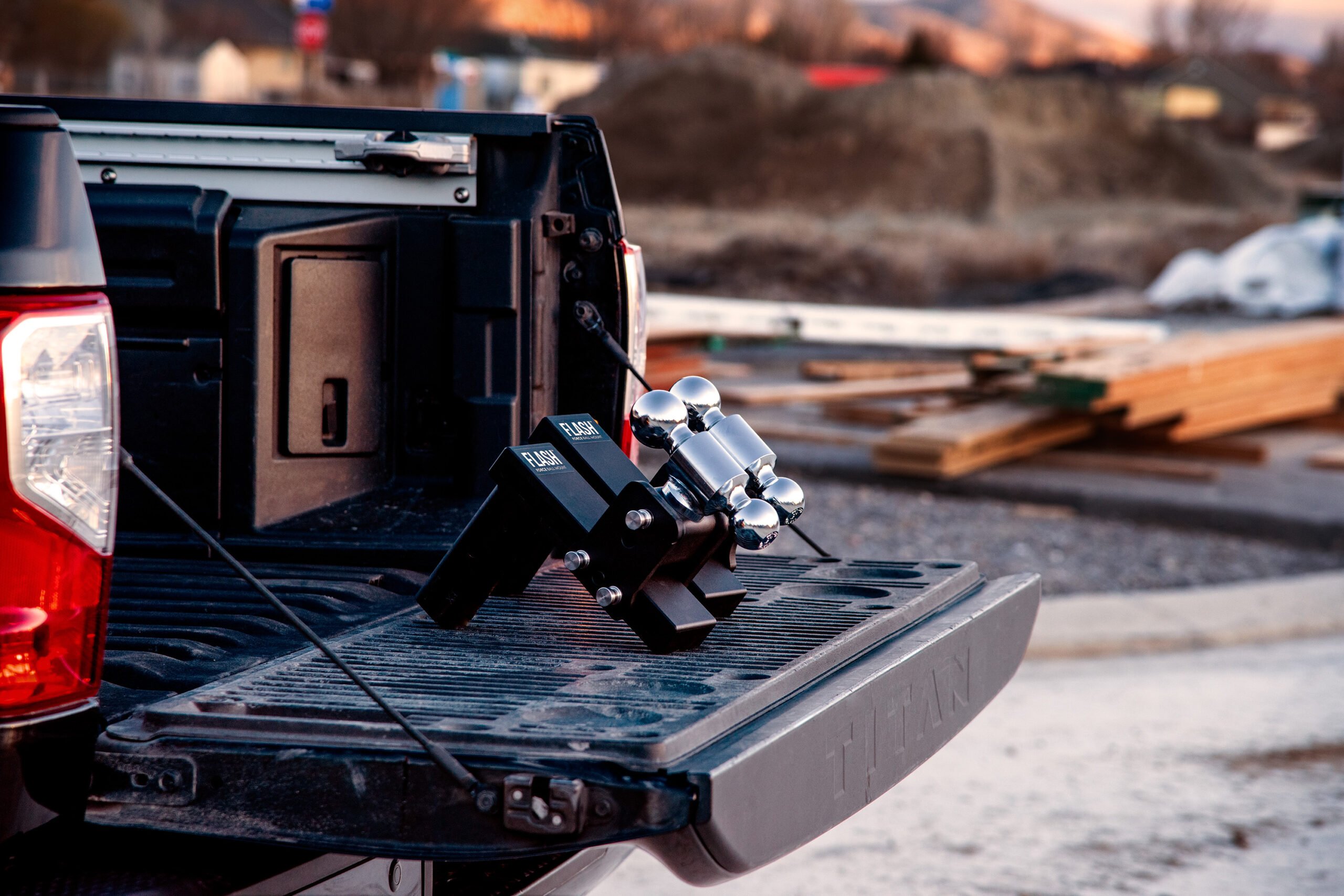 The New Standard in Towing: The Fastway FLASH™ FORCE Adjustable Ball Mount