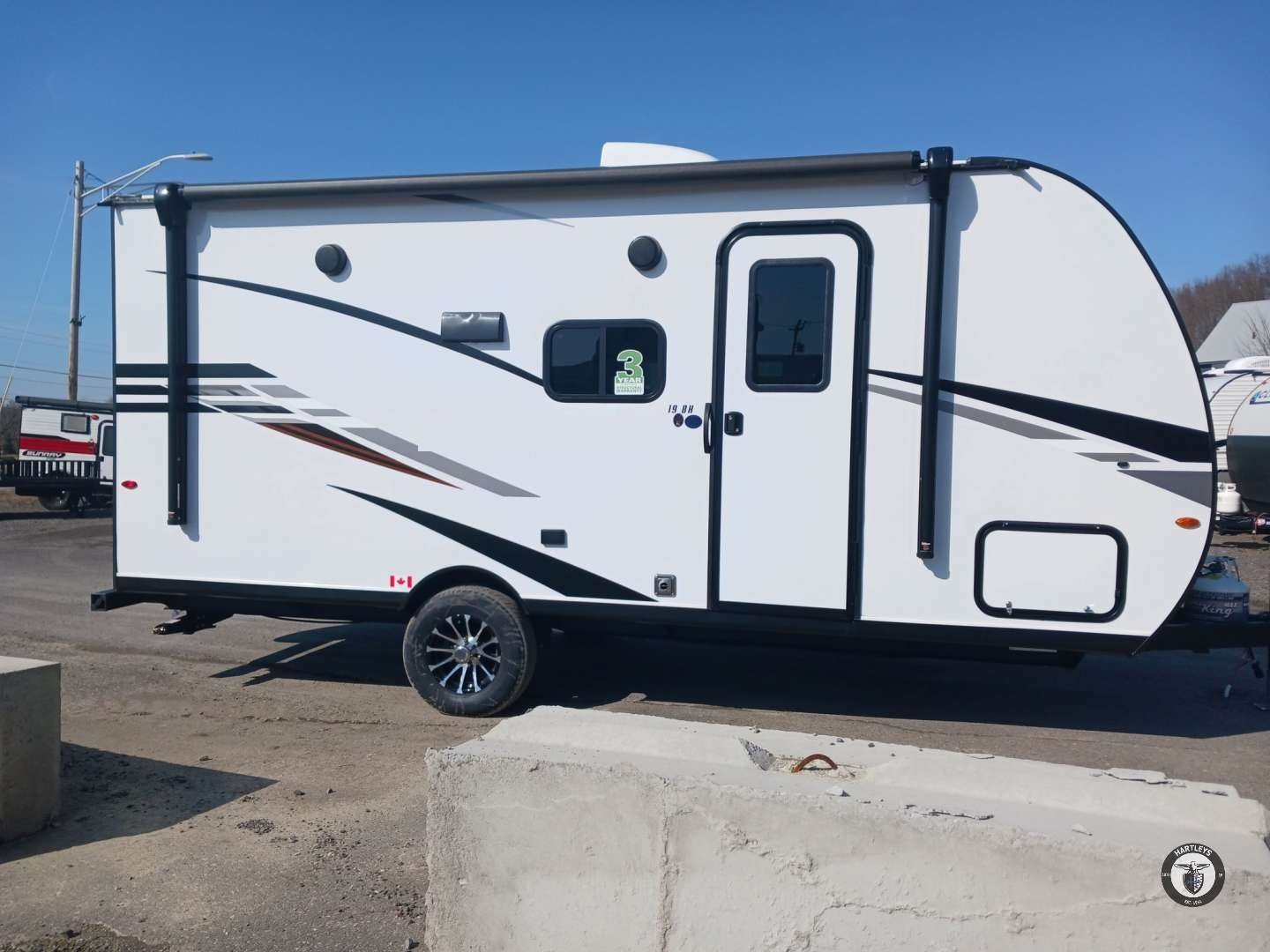 The Difference in Towing Single Axle vs Double Axle Travel Trailers