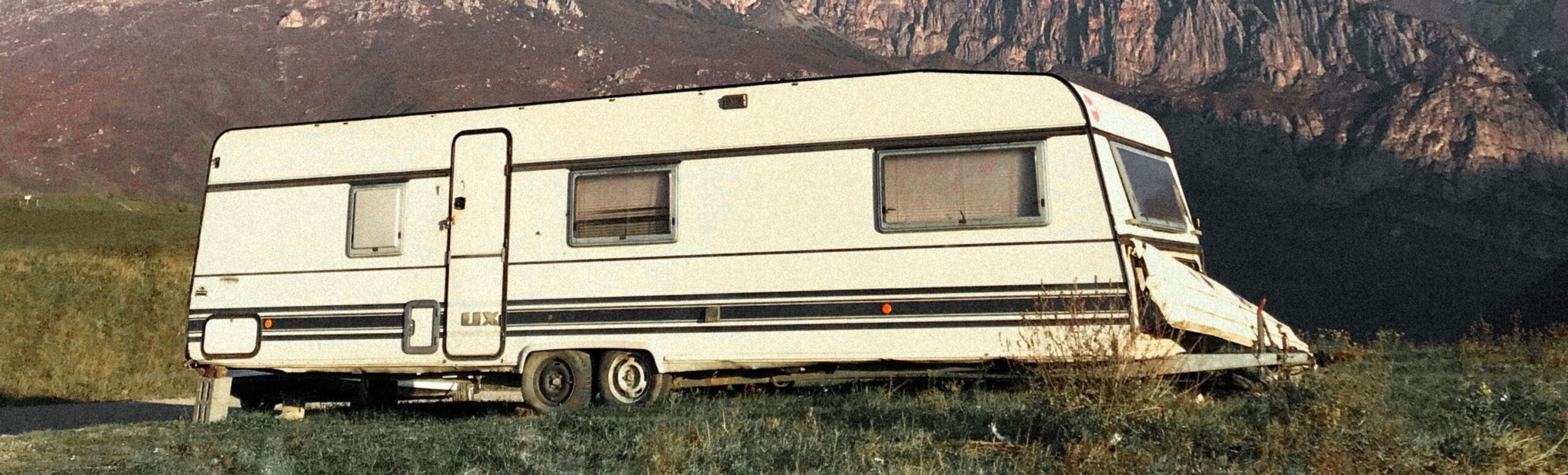 Redistribute the Weight of Your Cargo With a Weight Distribution Hitch